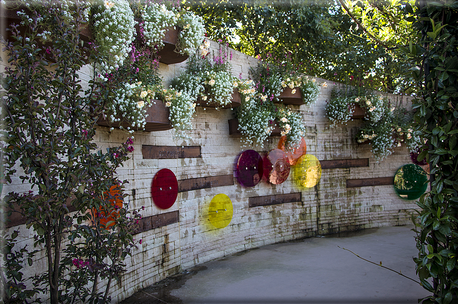 foto Giardini Trauttmansdorff - Giardino degli Innamorati e binocolo di Matteo Thun